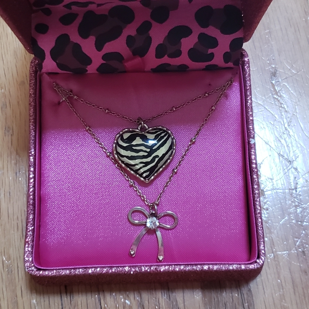 Betsey Johnson layered necklace